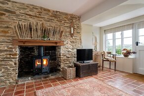 Pear Tree Cottage in South Milton