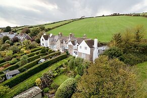 Pear Tree Cottage in South Milton