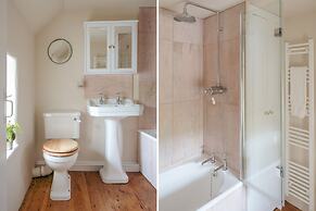 Pear Tree Cottage in South Milton