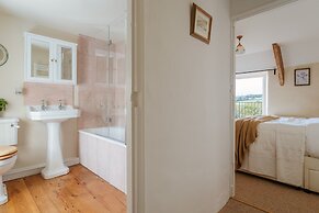 Pear Tree Cottage in South Milton