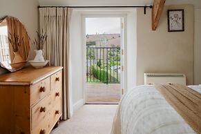 Pear Tree Cottage in South Milton
