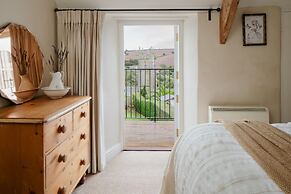 Pear Tree Cottage in South Milton