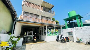 Lyons Villa