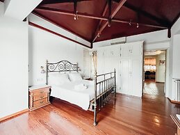 Unique Sunlit House Overlooking the Acropolis