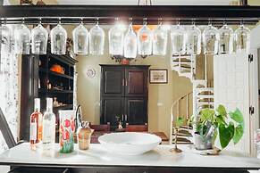 Unique Sunlit House Overlooking the Acropolis