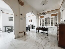 Unique Sunlit House Overlooking the Acropolis