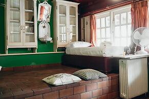 Unique Sunlit House Overlooking the Acropolis