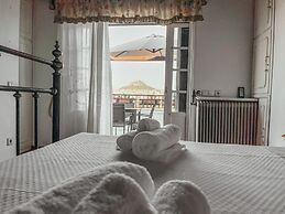 Unique Sunlit House Overlooking the Acropolis