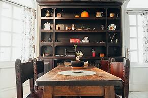 Unique Sunlit House Overlooking the Acropolis