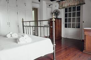 Unique Sunlit House Overlooking the Acropolis