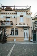 Unique Sunlit House Overlooking the Acropolis