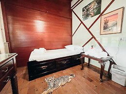 Unique Sunlit House Overlooking the Acropolis