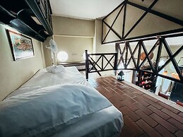 Unique Sunlit House Overlooking the Acropolis