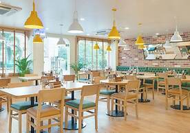 Bloom Hotel - Jubilee Hills