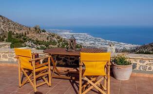 Smaragda Art Country House