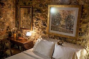 Smaragda Art Country House