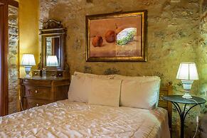 Smaragda Art Country House