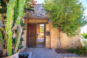 Smaragda Art Country House