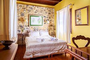 Smaragda Art Country House