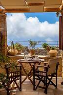 Smaragda Art Country House