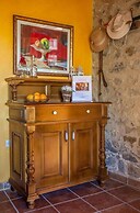 Smaragda Art Country House