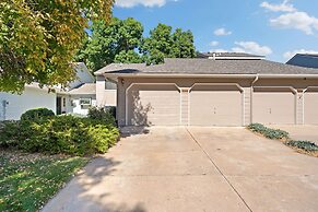 Mid-century Mod Retreat Lakefront Trails, Quiet