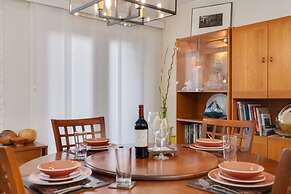 Mid-century Mod Retreat Lakefront Trails, Quiet