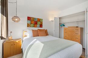 Mid-century Mod Retreat Lakefront Trails, Quiet