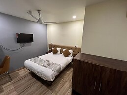 Hotel The Mall Inn by MNG Rooms