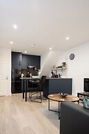 Gorgeous 1 BD in Central Cheltenham