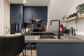 Gorgeous 1 BD in Central Cheltenham