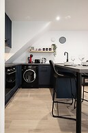 Gorgeous 1 BD in Central Cheltenham