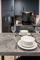 Gorgeous 1 BD in Central Cheltenham