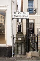 Gorgeous 1 BD in Central Cheltenham