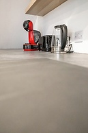 Gorgeous 1 BD in Central Cheltenham