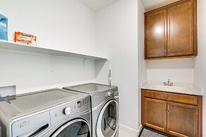 15 Mi to Dtwn Sacramento: Newly Built Home!
