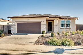 15 Mi to Dtwn Sacramento: Newly Built Home!