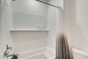 15 Mi to Dtwn Sacramento: Newly Built Home!