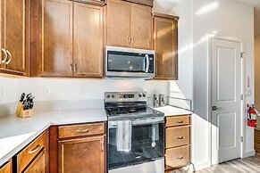 15 Mi to Dtwn Sacramento: Newly Built Home!