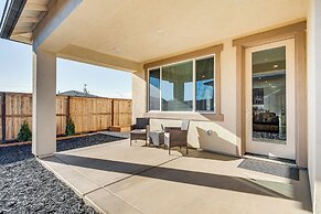 15 Mi to Dtwn Sacramento: Newly Built Home!