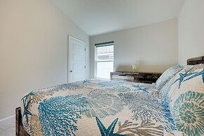 11 Mi to Ocean: Home w/ Pool Access in Palm Coast