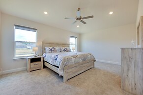 11 Mi to Ocean: Home w/ Pool Access in Palm Coast