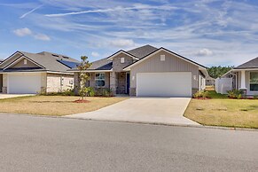 11 Mi to Ocean: Home w/ Pool Access in Palm Coast
