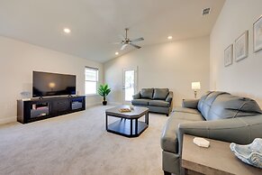 11 Mi to Ocean: Home w/ Pool Access in Palm Coast