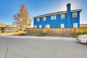 Pool Table & Charcoal Grill: Home in Victorville!