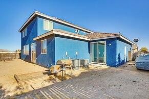 Pool Table & Charcoal Grill: Home in Victorville!