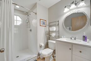 7 Mi to Disney: Condo w/ Pool & Hot Tub Access!