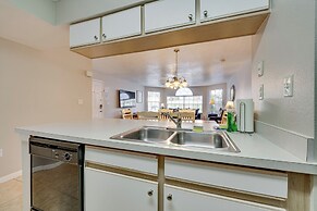 7 Mi to Disney: Condo w/ Pool & Hot Tub Access!