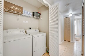 7 Mi to Disney: Condo w/ Pool & Hot Tub Access!