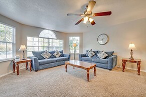 7 Mi to Disney: Condo w/ Pool & Hot Tub Access!